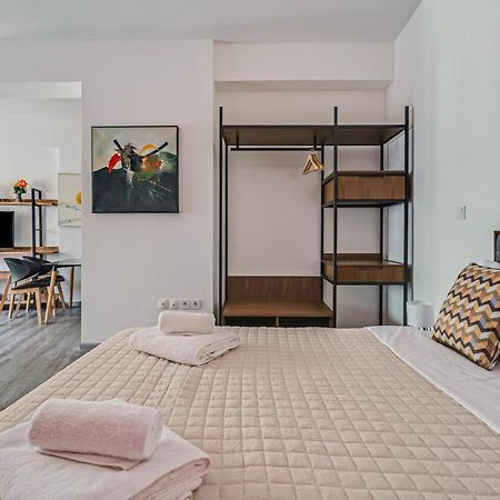 Sanders Center Athens Apartment Exterior photo